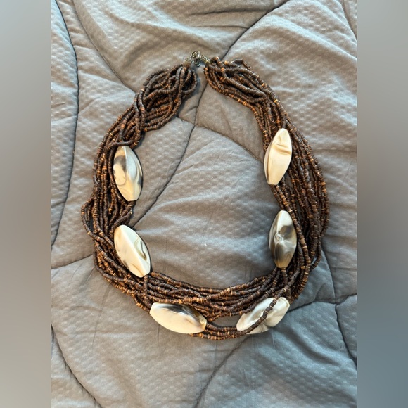 no brand Jewelry - VINTAGE African Brown and Cream Beaded Necklace - pre loved